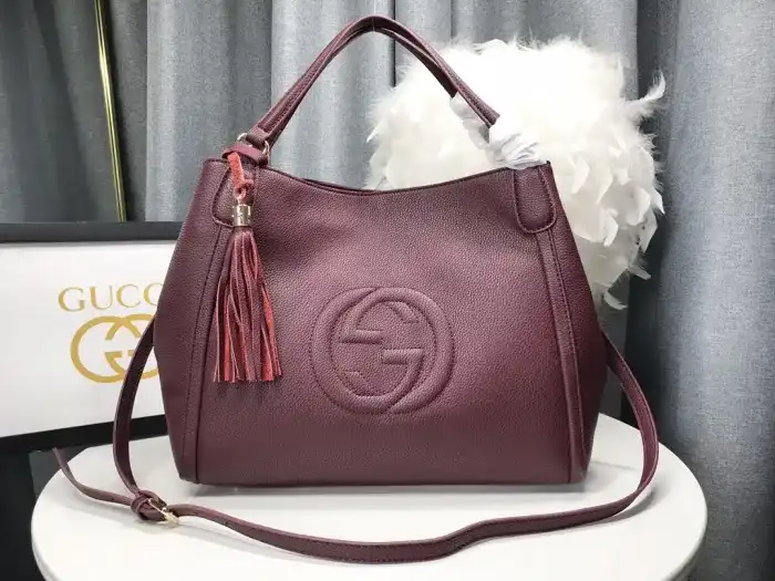 Discover the elegance of the Gucci Soho Interlocking G. A perfect blend of luxury and style for every occasion. 🌟❤️✨ https://tinyurl.com/2a9m3x9z