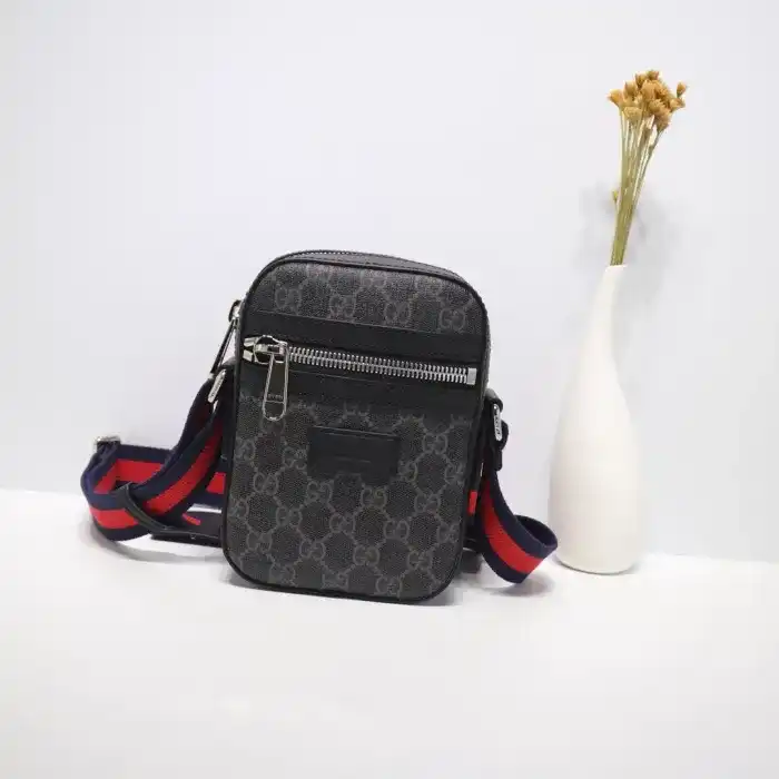 Discover elegance with the GUCCI Crossbody Small Shoulder Bag. Perfect for any occasion, it effortlessly blends style and comfort. ✨💖👜 https://tinyurl.com/28uottpm