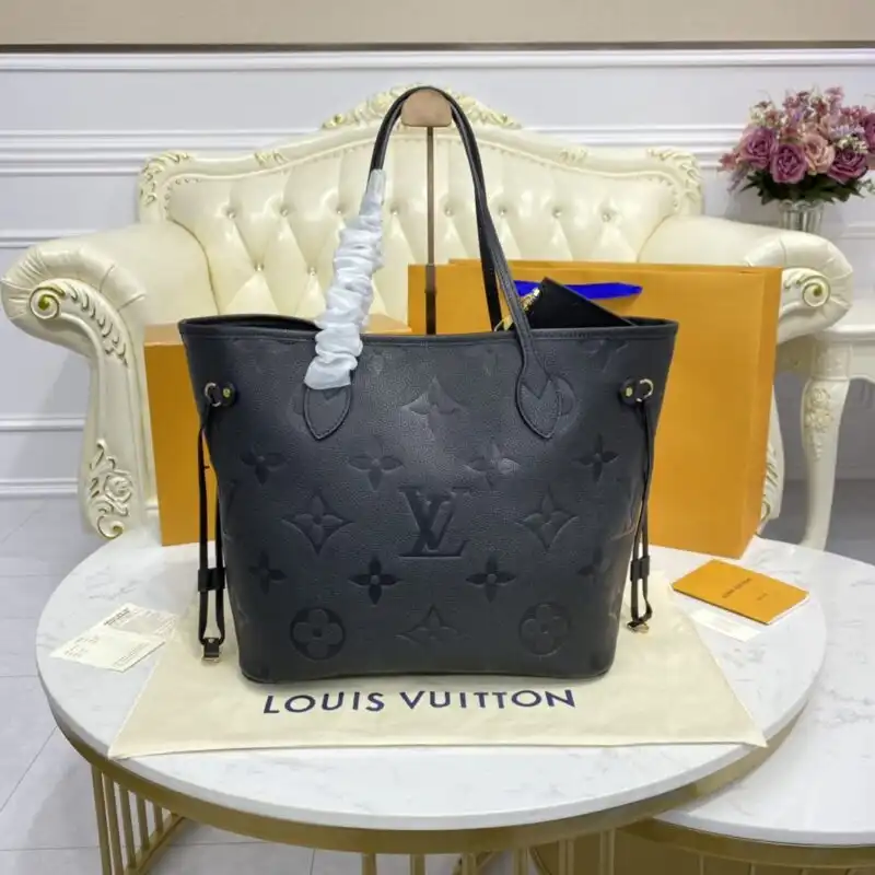 Discover the elegance of the Louis Vuitton Neverfull MM Full Black. A timeless companion for all your adventures. 👜✨💖 https://tinyurl.com/22aaabp3