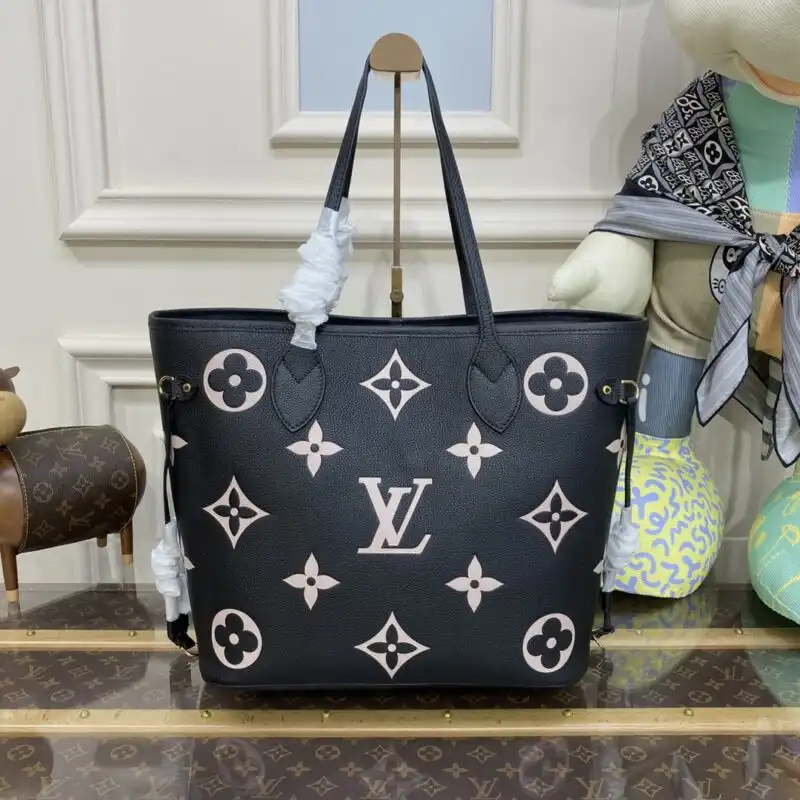 Elevate your style with the elegant Louis Vuitton Neverfull MM in Black and Pink. Perfect for everyday adventures! 👜💕✨ https://tinyurl.com/22sbwapr