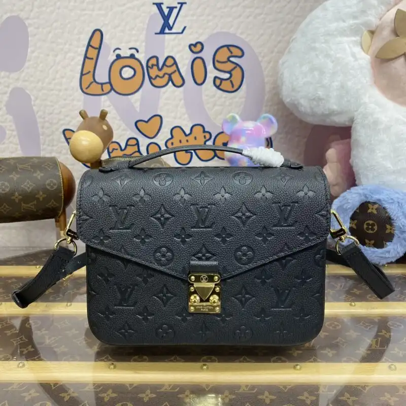 Discover the elegance of the Louis Vuitton Pochette Metis in classic black. A timeless piece for every occasion. 🖤✨🌟 https://tinyurl.com/22fonbxs