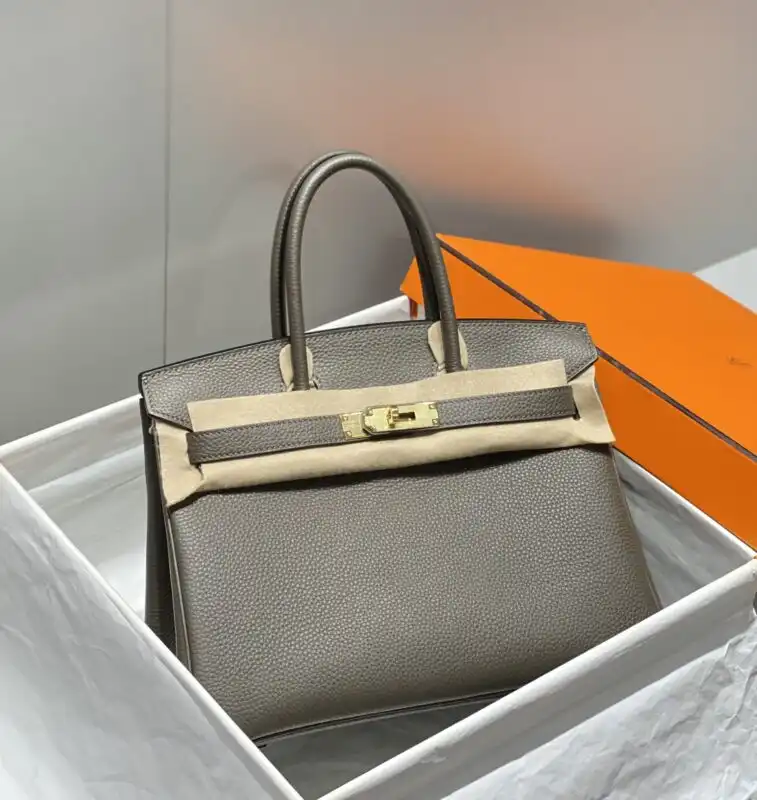 Discover the elegance of the Hermes Birkin 8F Etain. A timeless treasure that whispers sophistication and grace. 🌟👜✨ https://tinyurl.com/29qccbgh