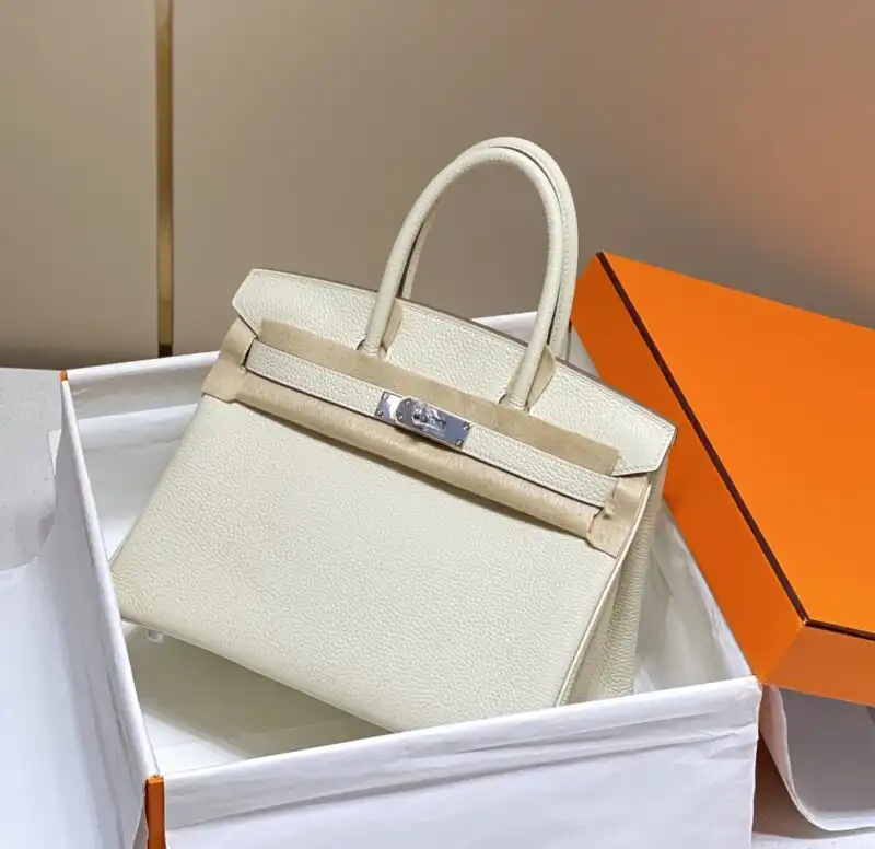 Discover the elegance of the Hermes Birkin in pristine white. A timeless treasure that whispers luxury and grace. ✨🤍👜 https://tinyurl.com/2bbpnja4