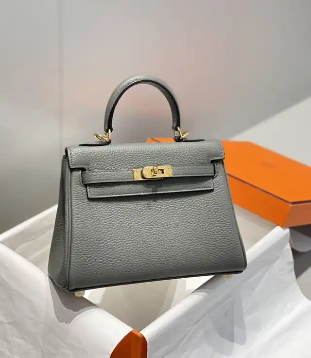 Discover the enchanting Hermes Kelly Mini in Cumulonimbus Gray—where elegance meets gentle sophistication. Perfect for any occasion! 🌧️✨💕 https://tinyurl.com/2a6oznk2