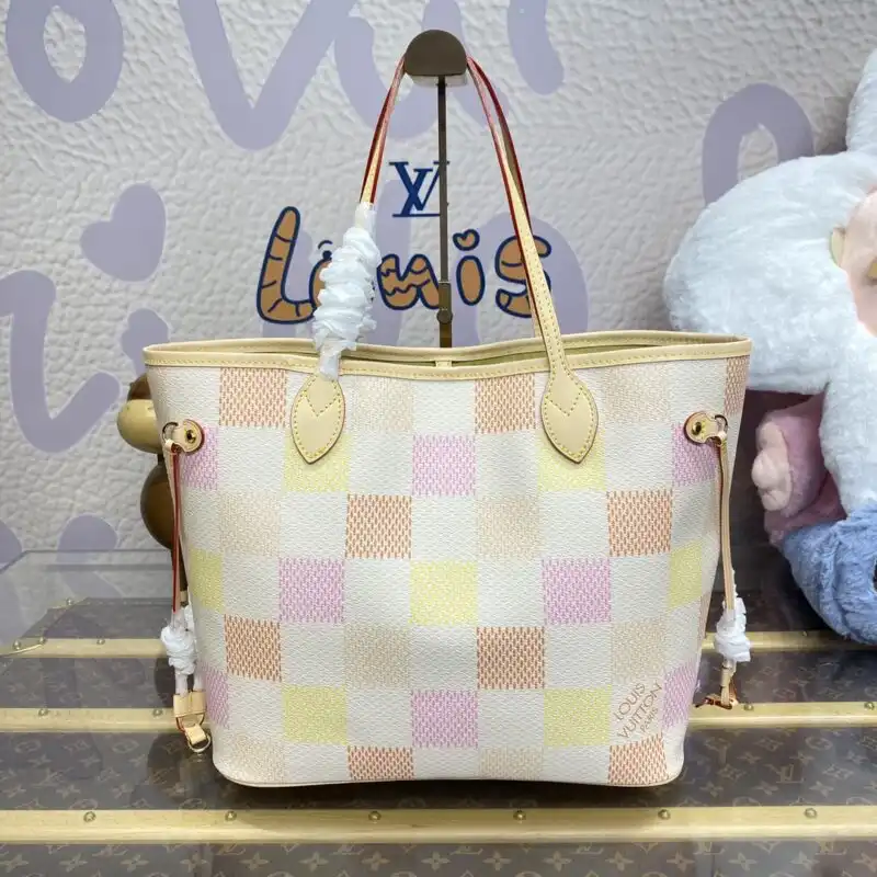 Discover the elegance of the Louis Vuitton Neverfull MM Multi Grid. A perfect blend of style and versatility for every occasion! 💖👜✨ https://tinyurl.com/2yxr728q