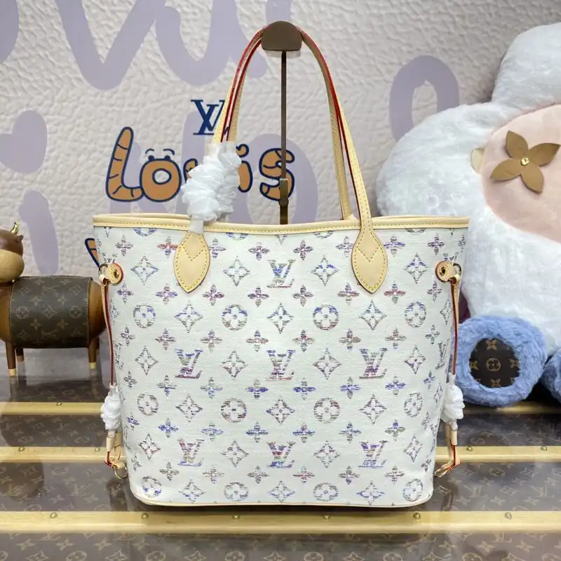 Introducing the elegant Louis Vuitton Neverfull MM in pristine white. Perfect for any occasion, it embodies timeless beauty and grace. ✨💖👜 https://tinyurl.com/2ykj9wyl