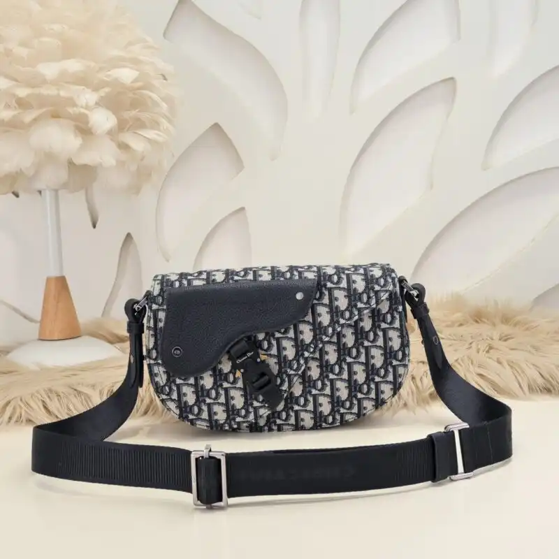 Discover the elegance of the Dior Saddle Messenger in classic white. A timeless piece that complements your style effortlessly. ✨🤍🌼 https://tinyurl.com/25rv7mfs