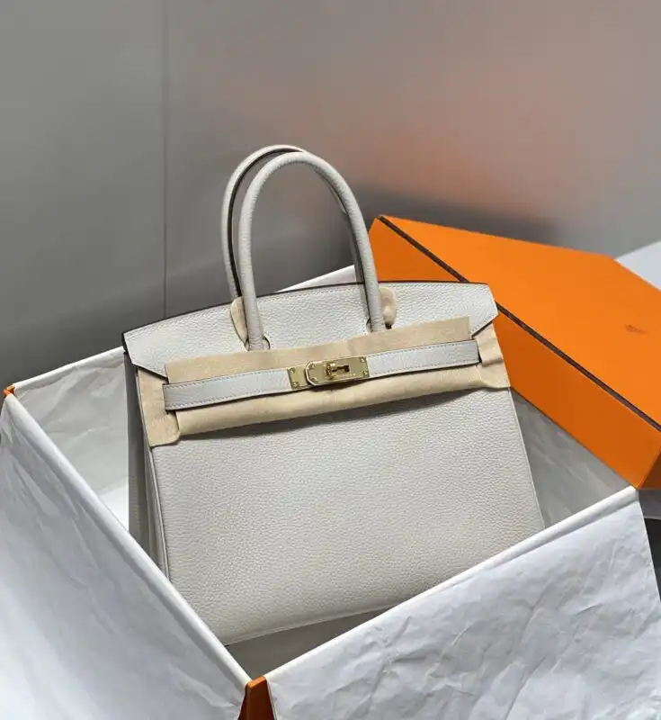 Discover the elegance of the Hermes Birkin in Pearl Grey, where timeless beauty meets exquisite craftsmanship. ✨💖 Perfect for every occasion! 🌷👜 https://tinyurl.com/2ay3amru