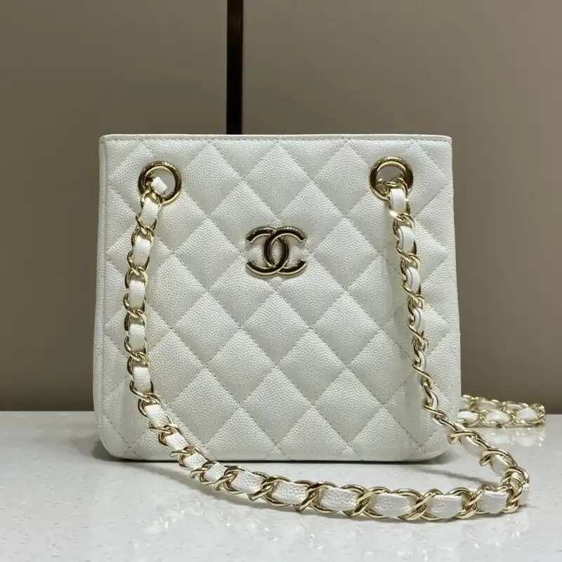 Discover the elegance of the CHANEL 22S Hubo Bag in white. A perfect blend of style and sophistication to brighten your day! ✨💖👜 https://tinyurl.com/29dasjj5