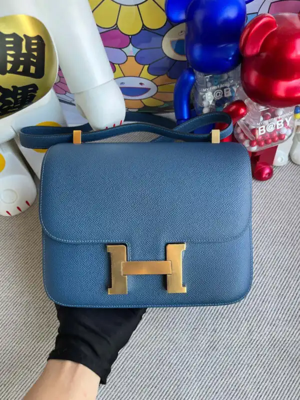 Discover the elegance of the Hermes Constance 18cm in Deep Blue. A classic treasure for your collection. ✨💙👜 https://tinyurl.com/29v9hqlm