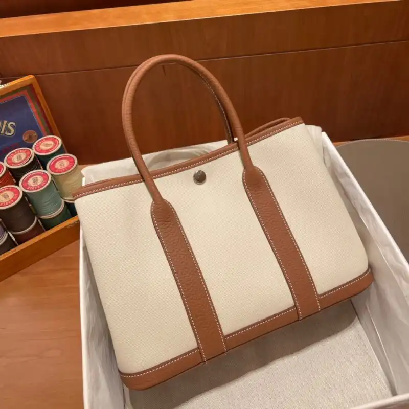 Discover the elegance of the Hermes Garden Party 30cm in Beige Canvas—a perfect blend of style and warmth for your every occasion. 🌼💖✨ https://tinyurl.com/24676484