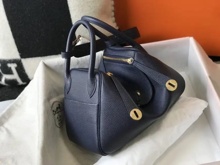 Discover the elegance of the Hermes Lindy in Sapphire Blue. A timeless companion, perfect for every occasion. 💙✨👜 https://tinyurl.com/23tqu7ua
