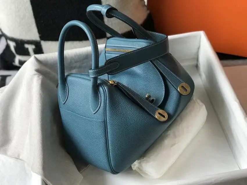 Discover the serene elegance of the Hermes Lindy in soothing blue. A perfect companion for your stylish journey! 💙✨👜 https://tinyurl.com/24fobdkg