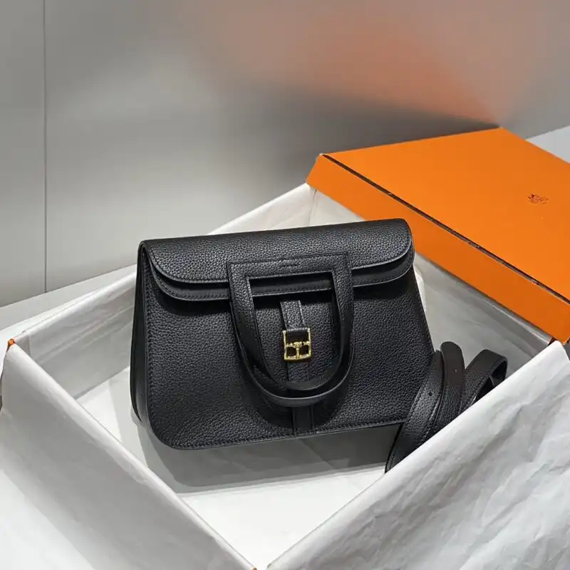 Discover the elegance of Hermes Halzan Black, where sophistication meets versatility. Perfect for every occasion! ✨👜❤️ https://tinyurl.com/23gc6qqe