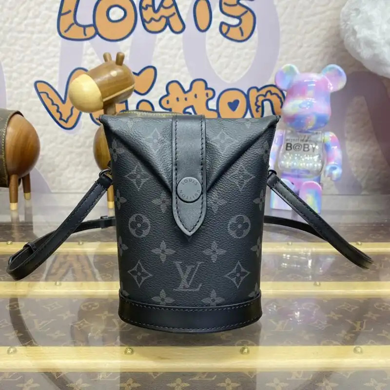 Discover elegance with the Louis Vuitton Envelope Pouch in timeless black. A perfect companion for your essentials. 🌟👜💕 https://tinyurl.com/29ghg96u