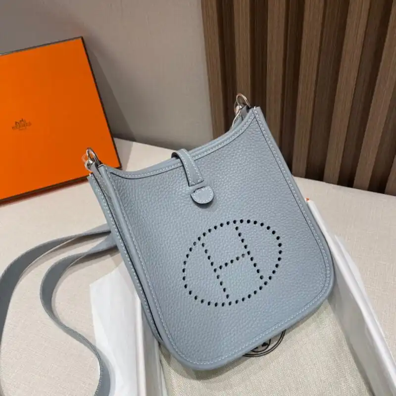 Discover the exquisite Hermes Evelyne II TPM in Linen Blue. A perfect blend of elegance and practicality for your everyday adventures. 💙✨👜 https://tinyurl.com/22gam8sh