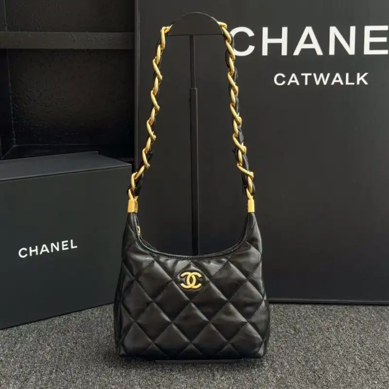 Discover the elegance of the CHANEL 24a Hobo Small, a perfect blend of style and charm. Embrace luxury with every use! 🌼👜✨ https://tinyurl.com/22ueppkj