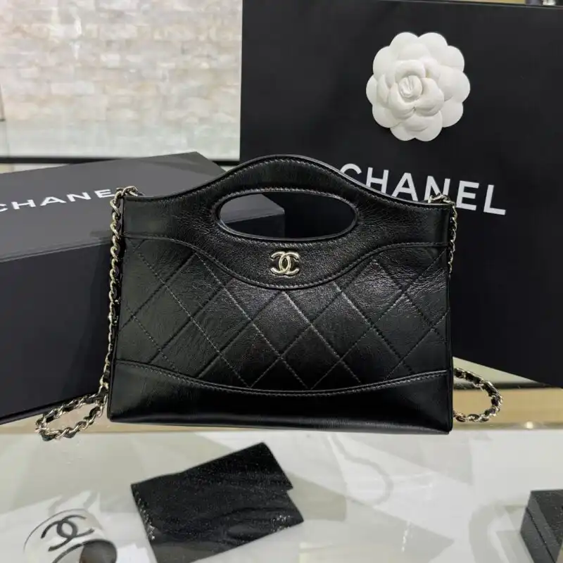 Discover the elegance of the CHANEL 24s Mini Horizontal in timeless black. A delicate companion for your cherished moments. 🖤✨🥰 https://tinyurl.com/26dny25l
