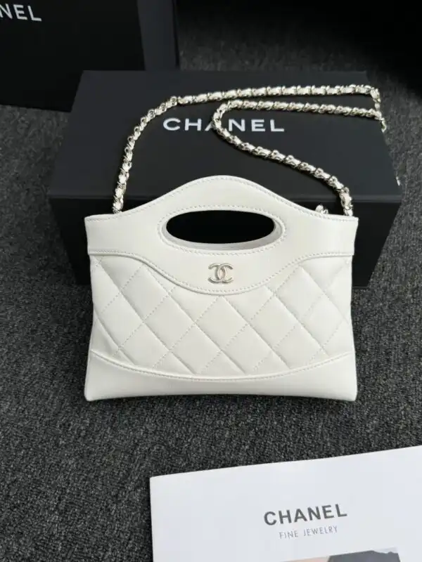 Discover the elegance of the CHANEL 24s Mini Horizontal in a soft white hue. A timeless accessory to cherish forever. ✨🤍👜 https://tinyurl.com/2d2fyn89