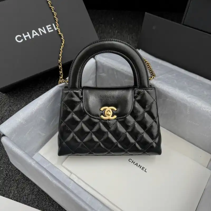 Discover the elegance of the CHANEL 23k Kelly in classic black. A timeless treasure that adds a touch of sophistication to any look. 🖤✨ https://tinyurl.com/25pcsaov