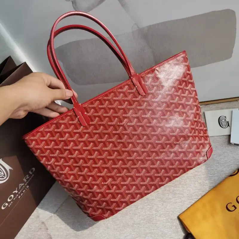 Introducing the Goyard Artois PM in radiant red. A timeless companion, perfect for adding a splash of joy to your day! ❤️✨ https://tinyurl.com/2an32ka3