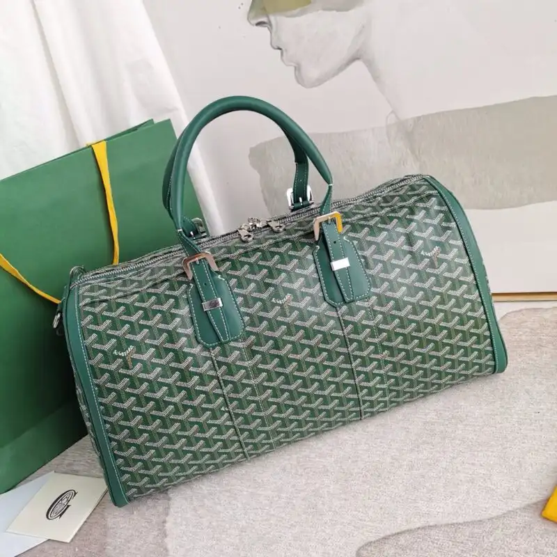Discover the elegance of the Goyard Boston 45 in enchanting green. A timeless piece that adds a touch of luxury to your journey. 💚👜✨ https://tinyurl.com/29hs6bfh