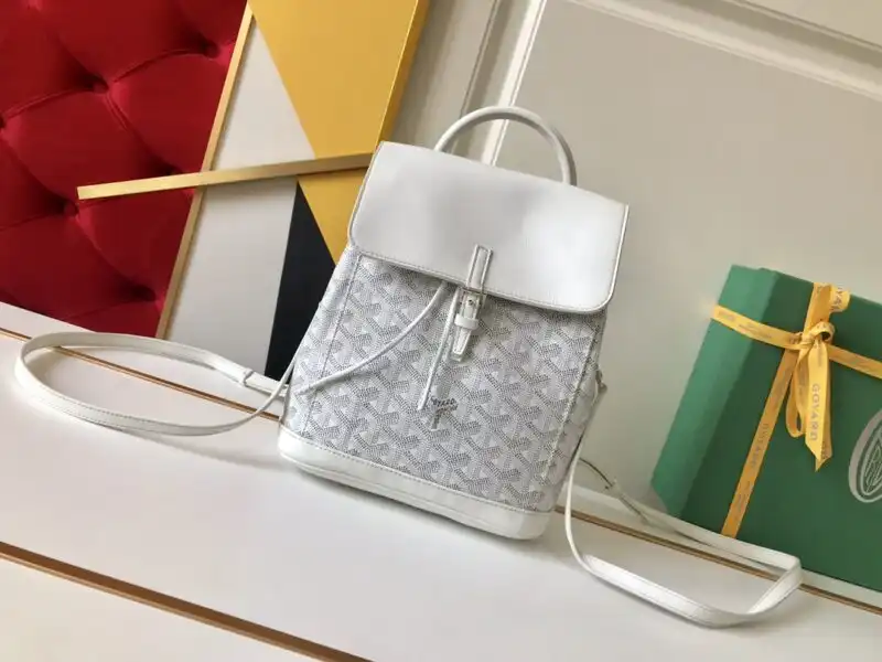 Discover the elegance of the Goyard Alpi Mini Backpack in White 🌸✨. Perfect for adding a touch of sophistication to your day! 👜❤️ https://tinyurl.com/25rdystw
