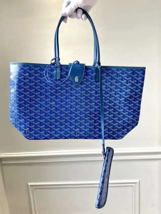 Discover the elegance of the Goyard Saint Louis in a serene blue. Perfect for every occasion, it whispers style and grace. 💙✨👜 https://tinyurl.com/2b53fc7z
