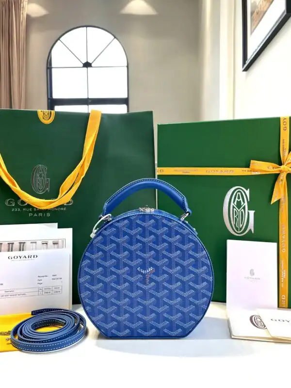 Discover the elegance of the Goyard Alto Box in soothing blue. A perfect blend of style and grace for your collection. 💙✨👜 https://tinyurl.com/2cyddlwb