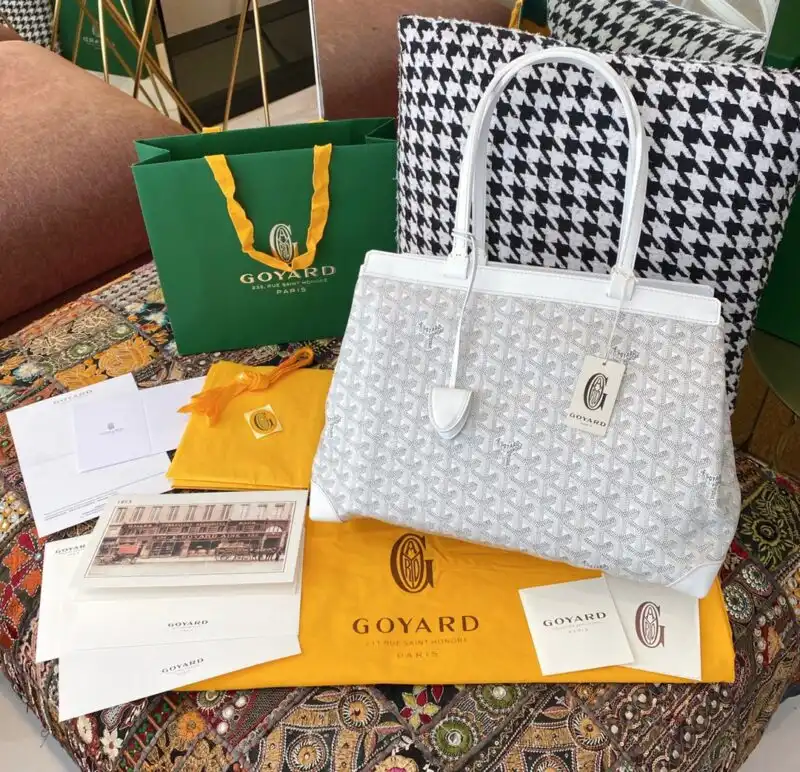 Discover the elegance of the Goyard Bellechasse in pristine white. A timeless piece that whispers luxury and grace. ✨🤍👜 https://tinyurl.com/24fay9jd