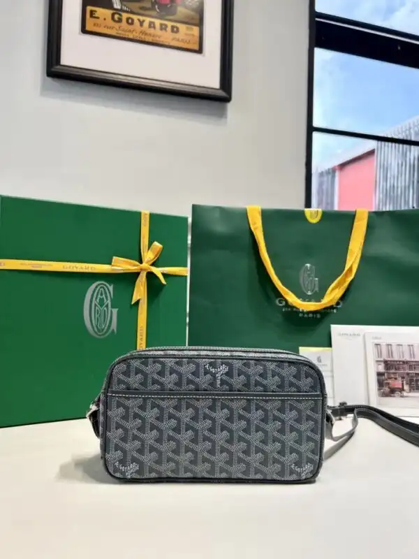 Discover the elegance of the Goyard Cap Vert in Red and Grey. A perfect blend of style and sophistication. 🌟❤️🩶 https://tinyurl.com/2yoouc2a