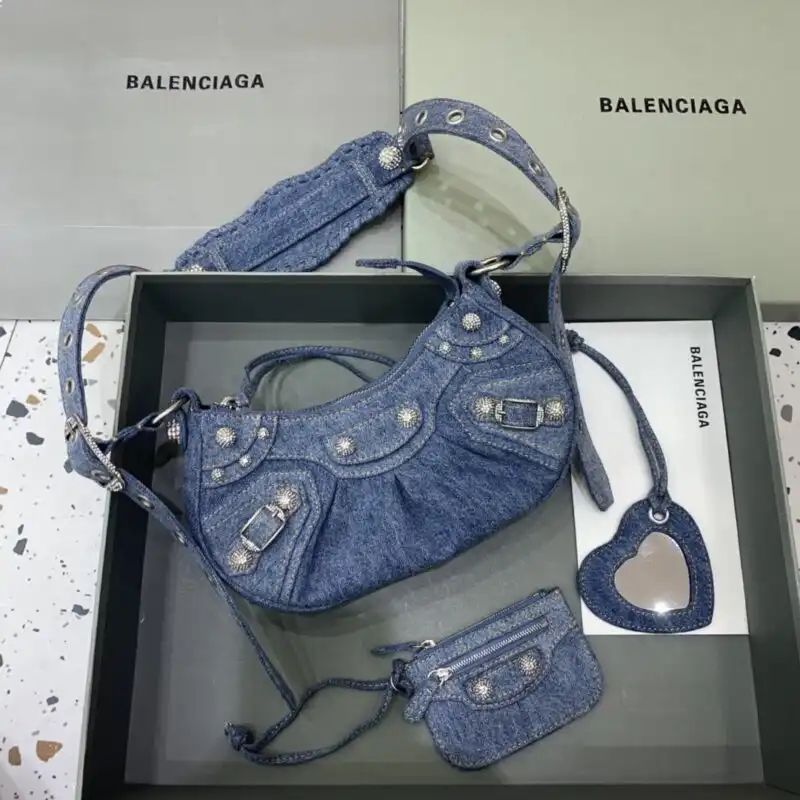 Introducing the Balenciaga Le Cagole Denim: a perfect blend of style and comfort. Elevate your wardrobe with love! 💖👖✨ https://tinyurl.com/25afltda
