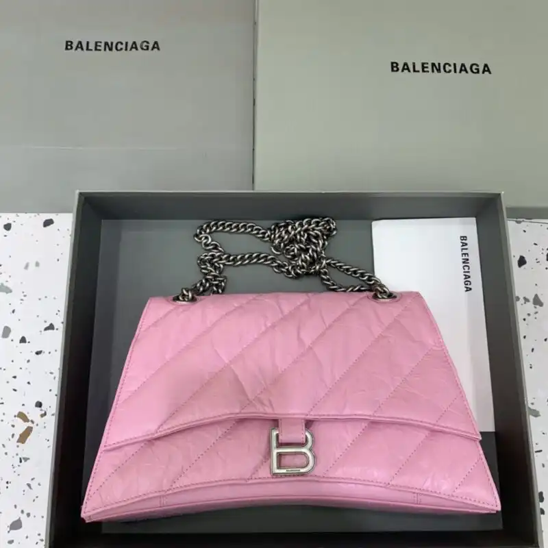 Discover the elegance of the Balenciaga Crush Large in soft pink. Perfect for any occasion, it adds a touch of charm! 💖👜✨ https://tinyurl.com/295reg7p