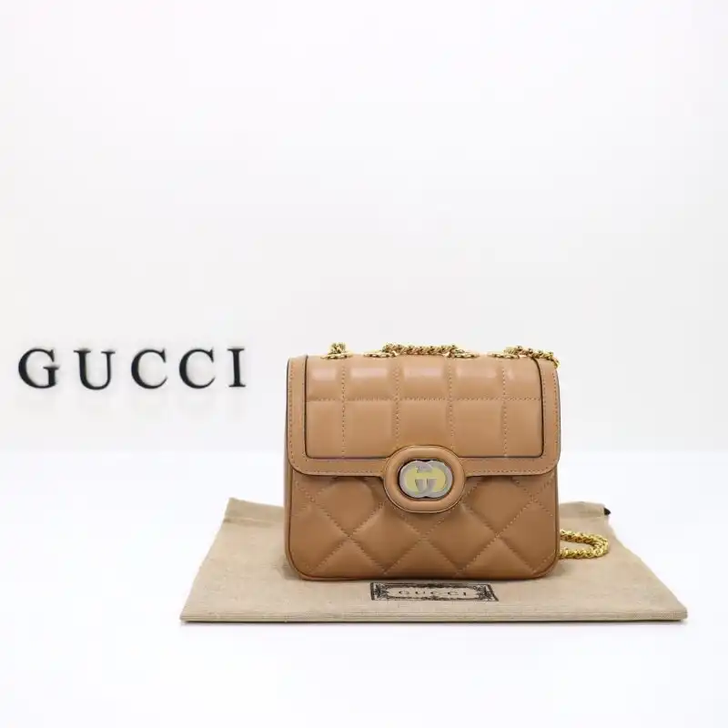 Indulge in the elegance of the Gucci Deco Double G in a lovely nude hue. A timeless piece for every occasion! ✨💖👠 https://tinyurl.com/23ujncyf