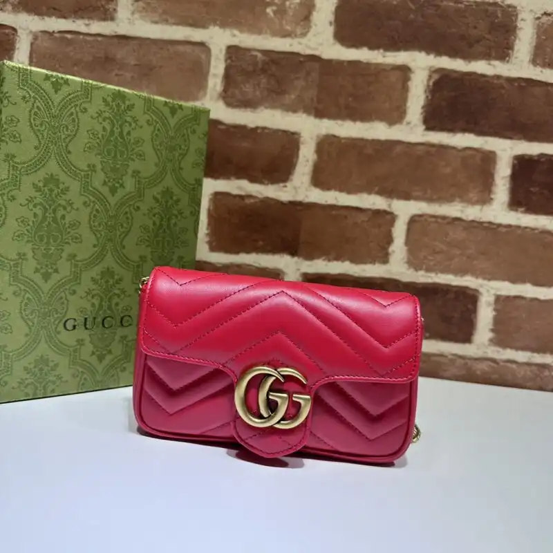 Discover the elegance of the Gucci Matelassé Mini in radiant red. Perfect for any occasion, it’s a timeless treasure! ❤️✨ https://tinyurl.com/2d6zf4a5