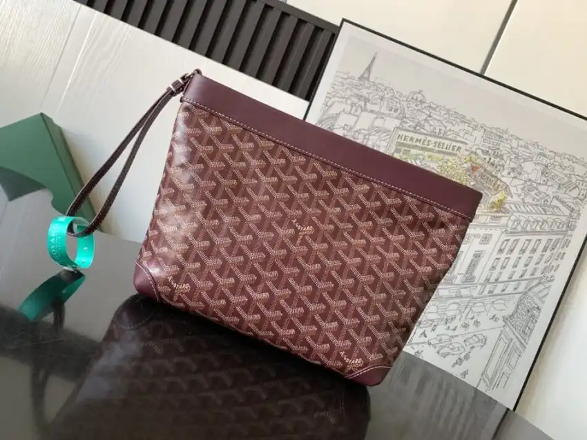 Discover the elegance of the Goyard Conti Pouch in Bordeaux. Perfectly crafted for your essentials, it adds a touch of luxury. ✨💖🍷 https://tinyurl.com/2aqwefbr