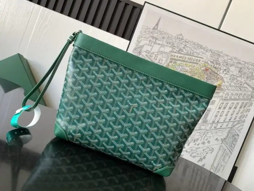 Discover the elegance of the Goyard Conti Pouch in soothing green. Perfect for everyday use, it adds a touch of luxury. 🍃✨👜 https://tinyurl.com/2ccyn22j