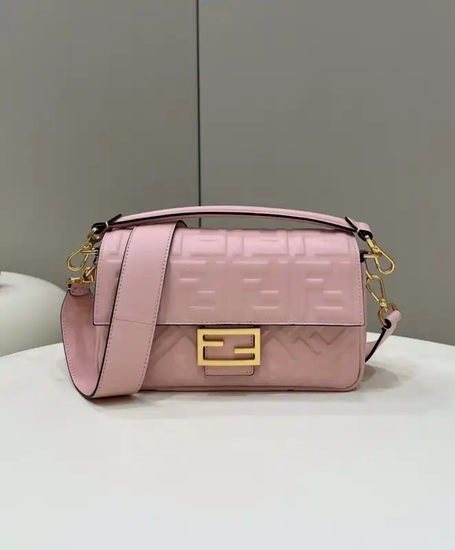 Discover the charm of the Fendi Baguette in soft pink hues. A perfect blend of elegance and style, just for you! 💖✨👜 https://tinyurl.com/2xzqpmok