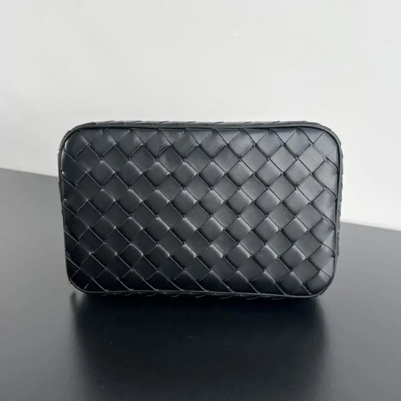 Discover elegance with the Bottega Veneta Large Clutch. Perfect for any occasion, it’s a beautiful blend of style and sophistication. ✨💖👜 https://tinyurl.com/2ddedks2