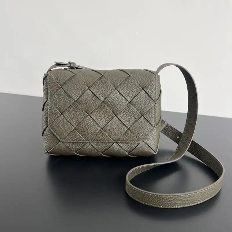 Discover the serene elegance of Bottega Veneta Diago in dark green. A perfect blend of sophistication and tranquility. 🌿✨💚 https://tinyurl.com/236ujukr