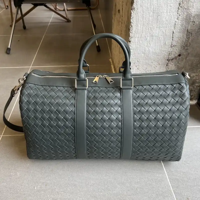 Discover the elegance of the Bottega Veneta Travel Bag in soft grey. Perfect for your adventures, it combines style with warmth. ✈️💖 https://tinyurl.com/2dnjt7vd