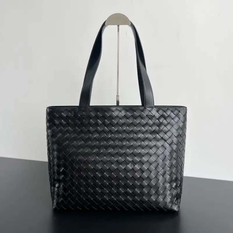 Discover the elegance of the Bottega Veneta Large Tote—perfect for carrying your essentials with grace and style. 👜✨💕 https://tinyurl.com/2bsvx4xt