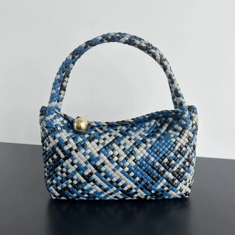 Discover the elegance of Bottega Veneta Tosca, where gentle sophistication meets timeless beauty. Embrace your style with love. 🌷✨💖 https://tinyurl.com/25hhke3r