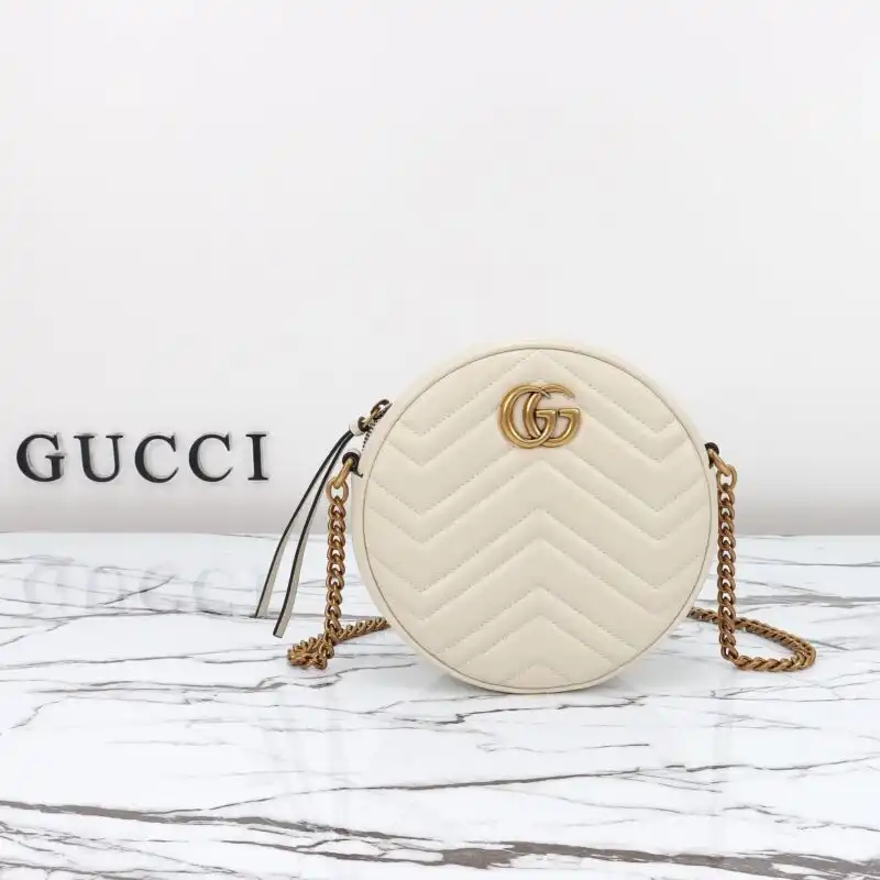 Discover the elegance of the Gucci GG Mormont Round in pristine white. A timeless piece that adds grace to any outfit. 🌼✨👜 https://tinyurl.com/24yr67ag