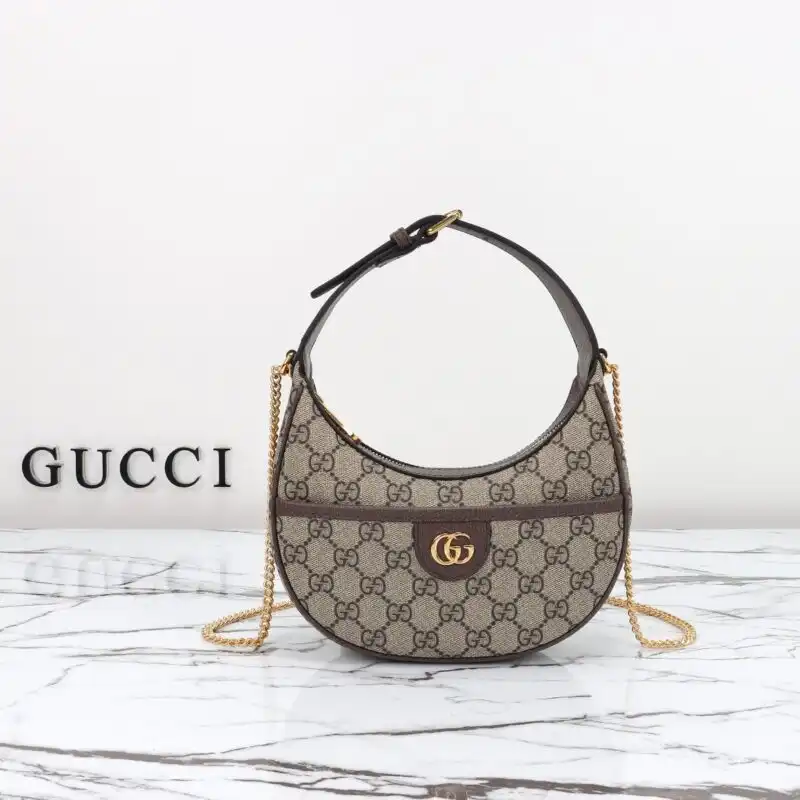 Discover elegance with the Gucci Ophidia Mini GG Canvas. 🌟 A timeless piece that beautifully blends style and sophistication. 💖✨ https://tinyurl.com/2bhsgdyh