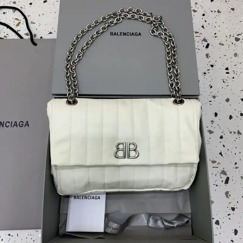 Discover the elegance of Balenciaga Monaco White. A perfect blend of style and comfort, it’s a timeless addition to your collection. 🌼✨ https://tinyurl.com/28qfle9a