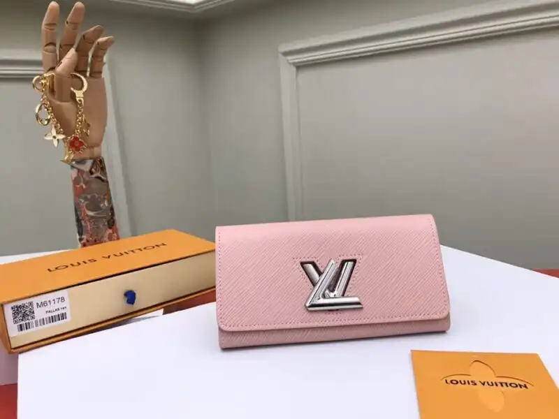 Discover the elegance of the Louis Vuitton Twist Wallet in soft pink 🌸✨. A perfect blend of style and sophistication for you! 💖 https://tinyurl.com/2826tj43