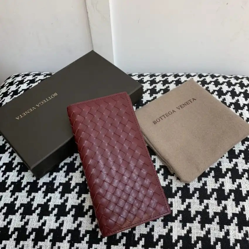 Discover elegance with the Bottega Veneta Intrecciato Wallet in red. A beautiful blend of style and craftsmanship awaits you! ❤️✨ https://tinyurl.com/29o3hw5d