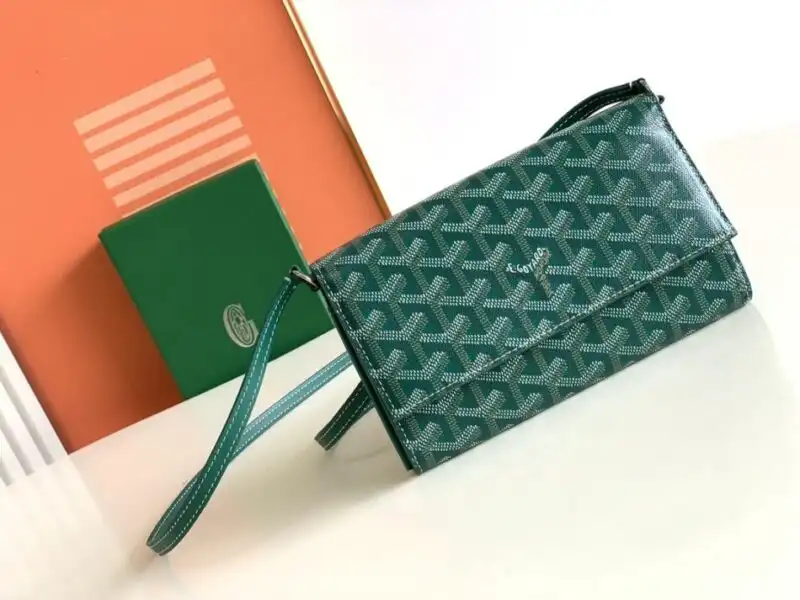 Discover elegance with the Goyard Varenne Continental Wallet in green. A perfect blend of style and sophistication for every occasion. 💚✨ https://tinyurl.com/26jjo4jc