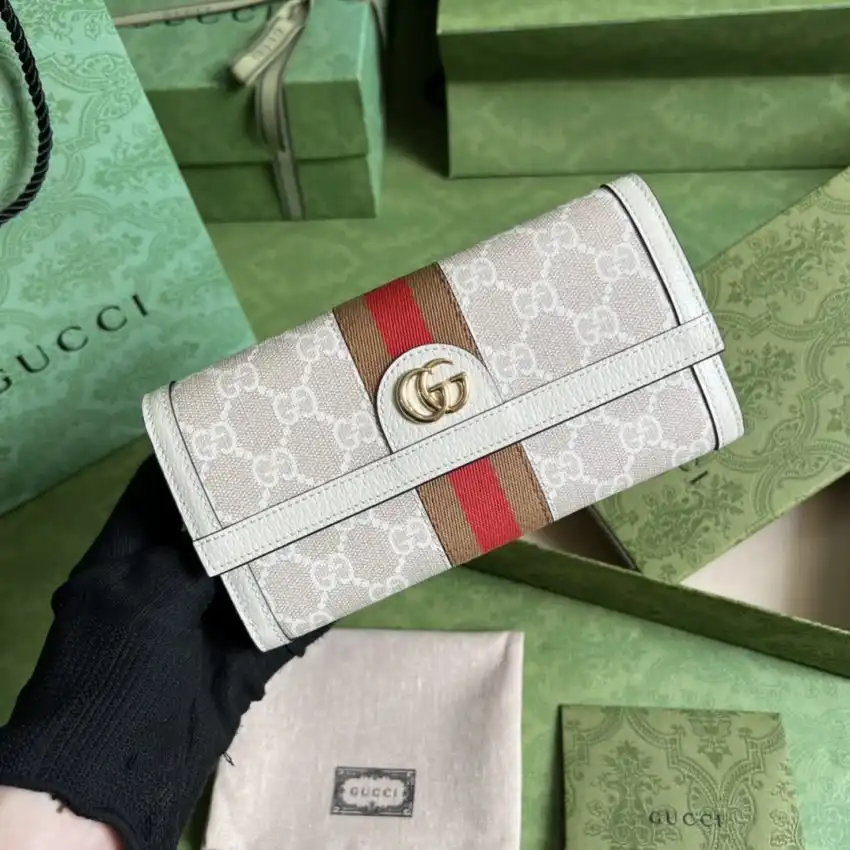 Discover elegance with the Gucci Ophidia Long Wallet in White. A perfect blend of style and functionality for your everyday needs. ✨💖👜 https://tinyurl.com/22pr3aw4